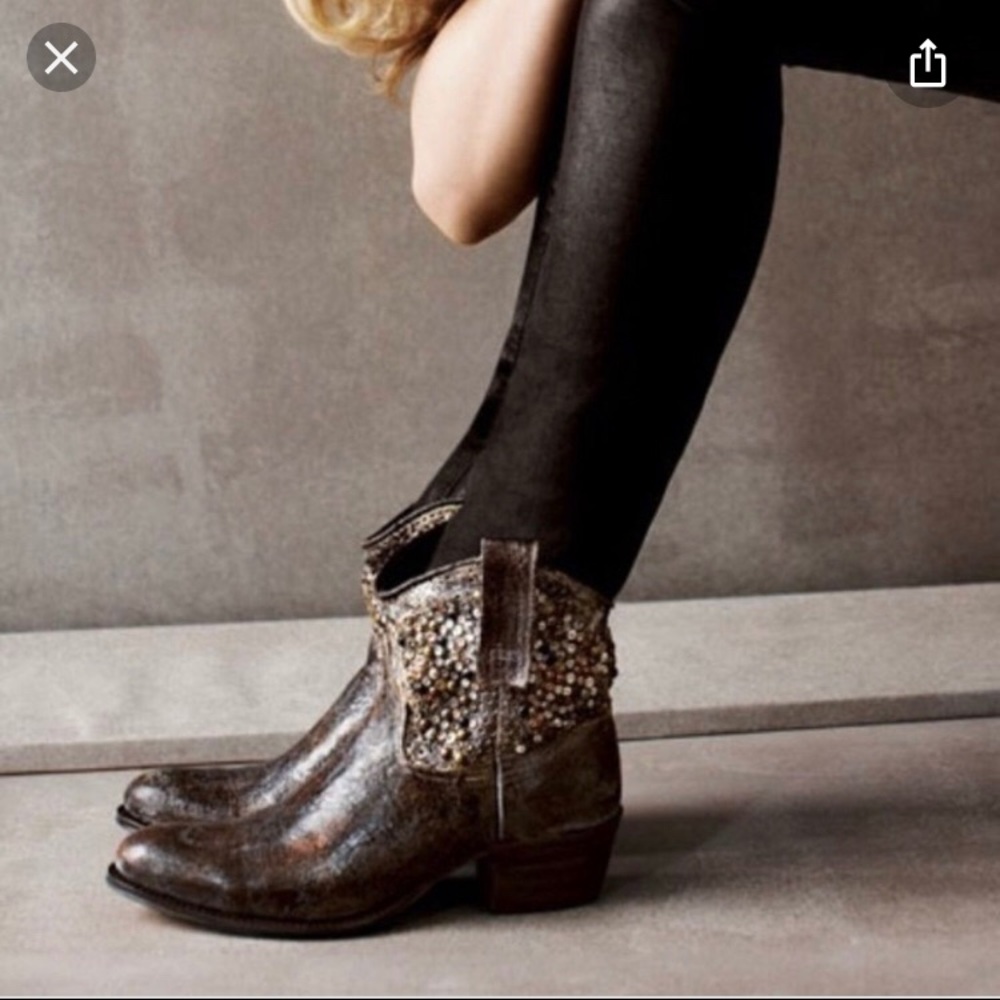Frye Deborah studded ankle boots